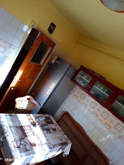 4 camere PITEȘTI , Decomandat , Amplasament DEOSEBIT, negociabil !