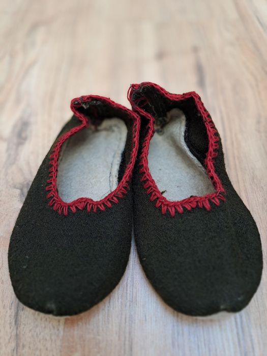 Везани ръчно терлици/пантофи