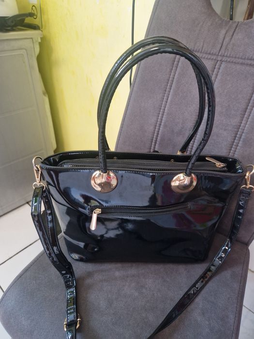 Geanta eleganta din lac