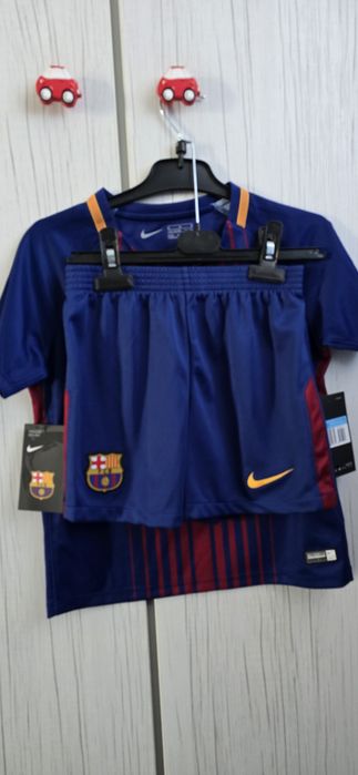 Compleu de fotbal Nike 110-116 băieți Barcelona si Chelsea