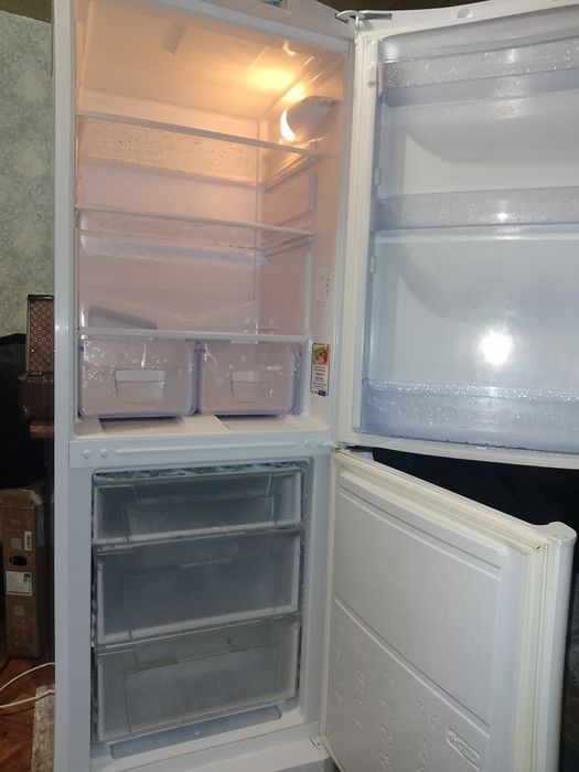 Продам холодильник