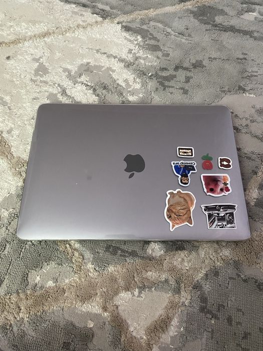 macbook m1 в отличном состояний