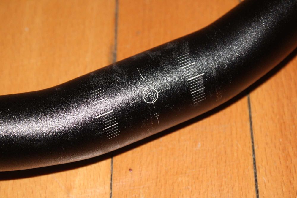 Оригинално хибридно велосипедно кормило, черно