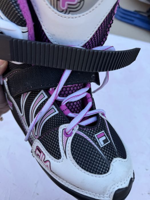 Продам регулируемые коньки