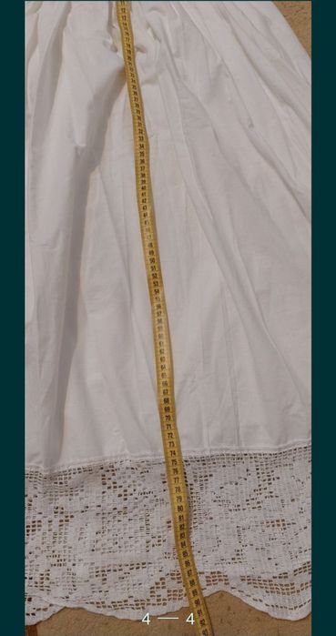 Poale costum popular