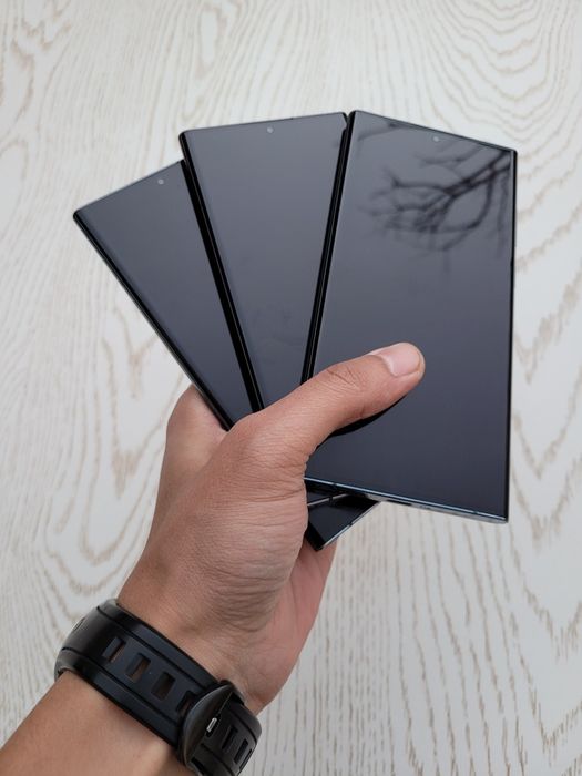 Samsung Galaxy S22 Ultra 5G. OzU 12/256 GB. Snapdragon 8 Gen 1