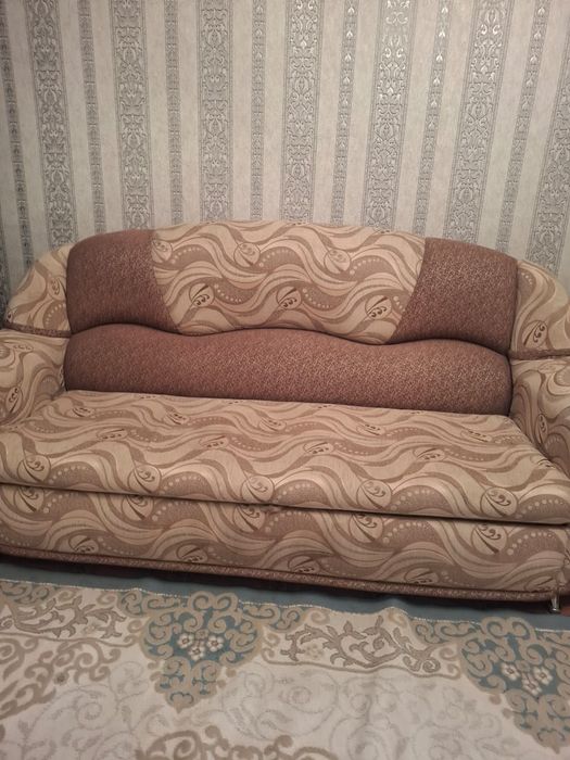 Диван тройка в хорошем состоянии