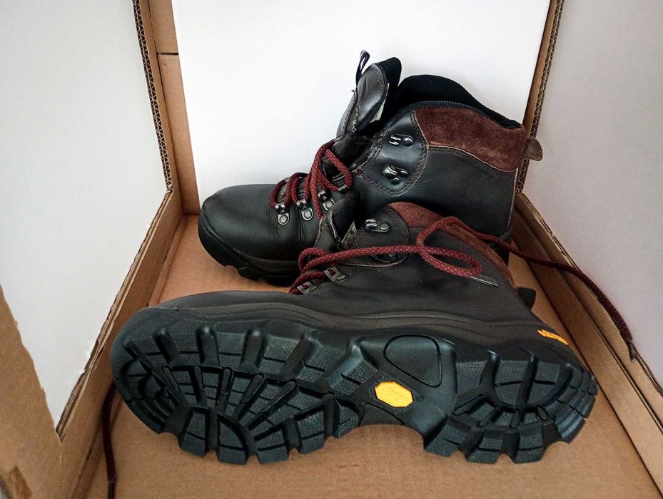 Туристически обувки Karrimor Vibram , непромокаеми, естествена кожа