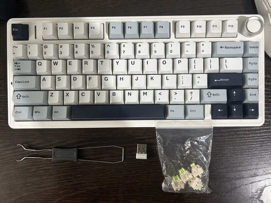 Продам клавиатуру aula f75