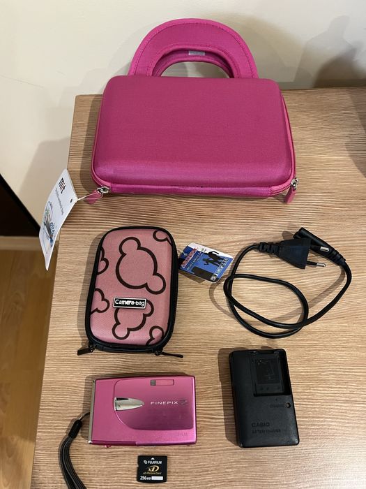 Фотоапарат Fujifilm 10 Mp с подаръци