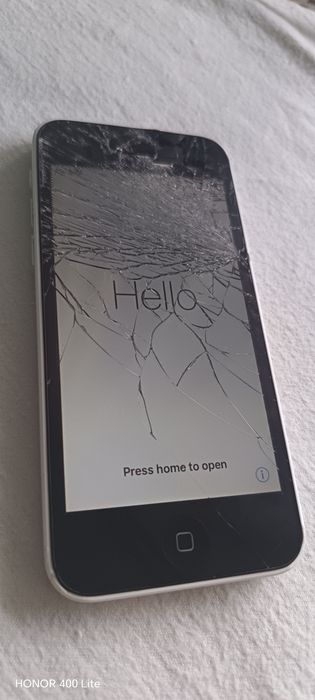 iPhone 5c iPhone 5c – за части или ремонт (счупен дисплей и iCloud)