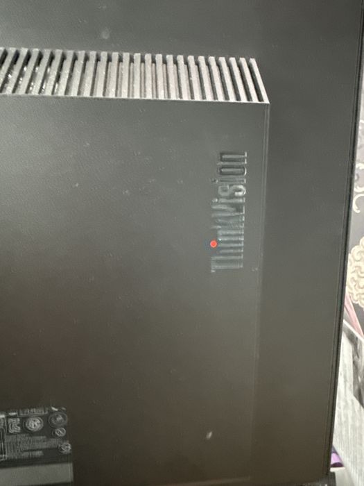 Монитор LED Lenovo 59 см