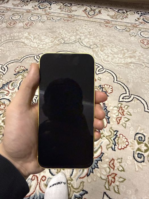 Продам айфон 14 128g