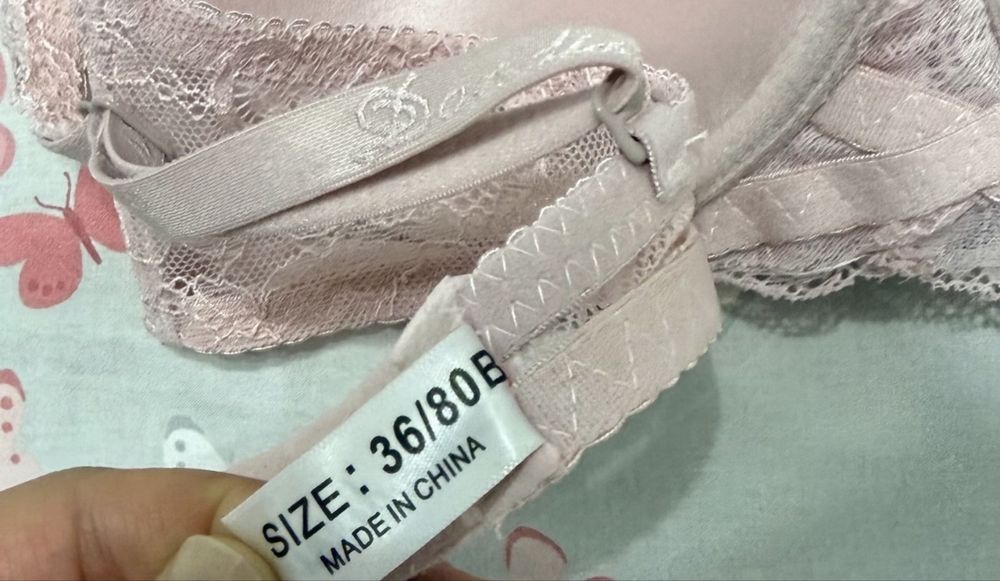 Комплект женского кружевного белья цвета пудры