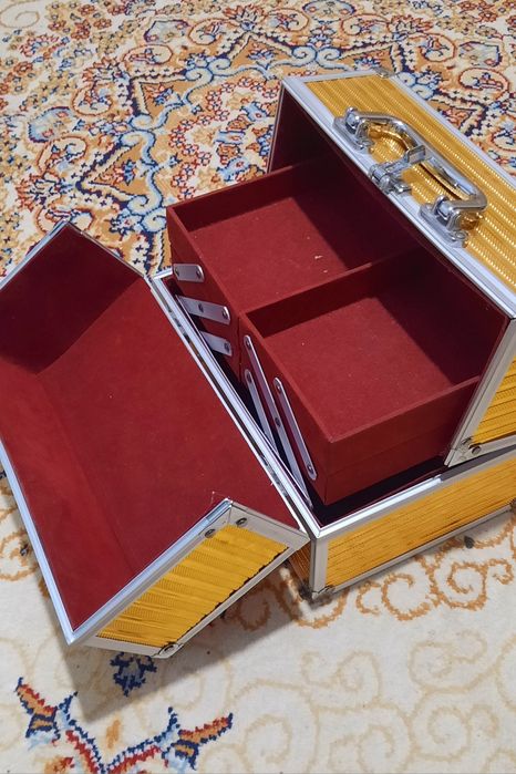 Продам кейс женский