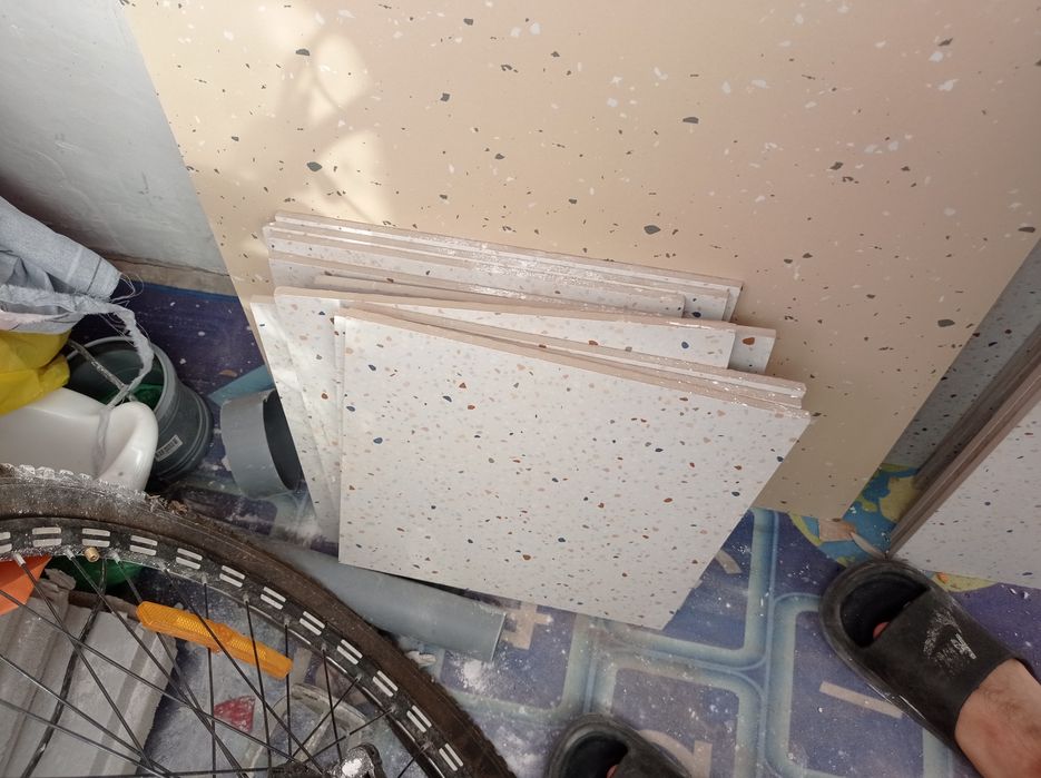 Продам Кафель в отличном состоянии