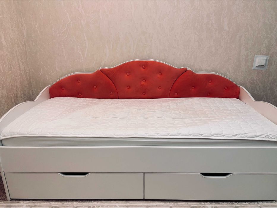 Продам подростковую кровать для девочек