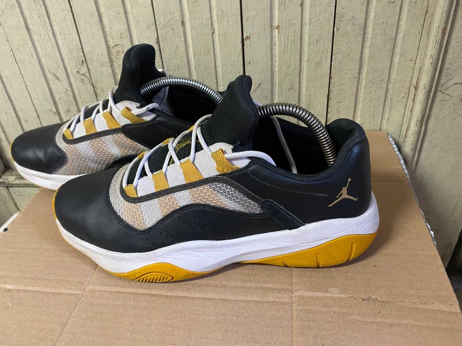 ''Jordan 11 CMFT Low Black Gold White''оригинални маратонки 42.5 номер