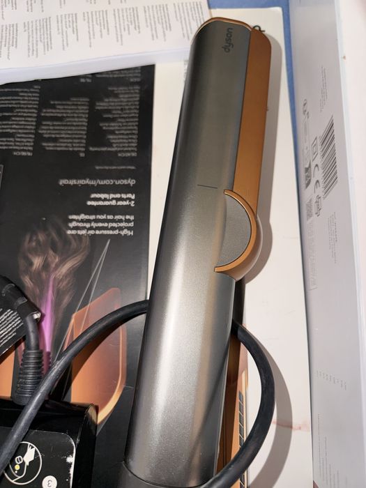 Преса dyson airstrait с горещ въздух