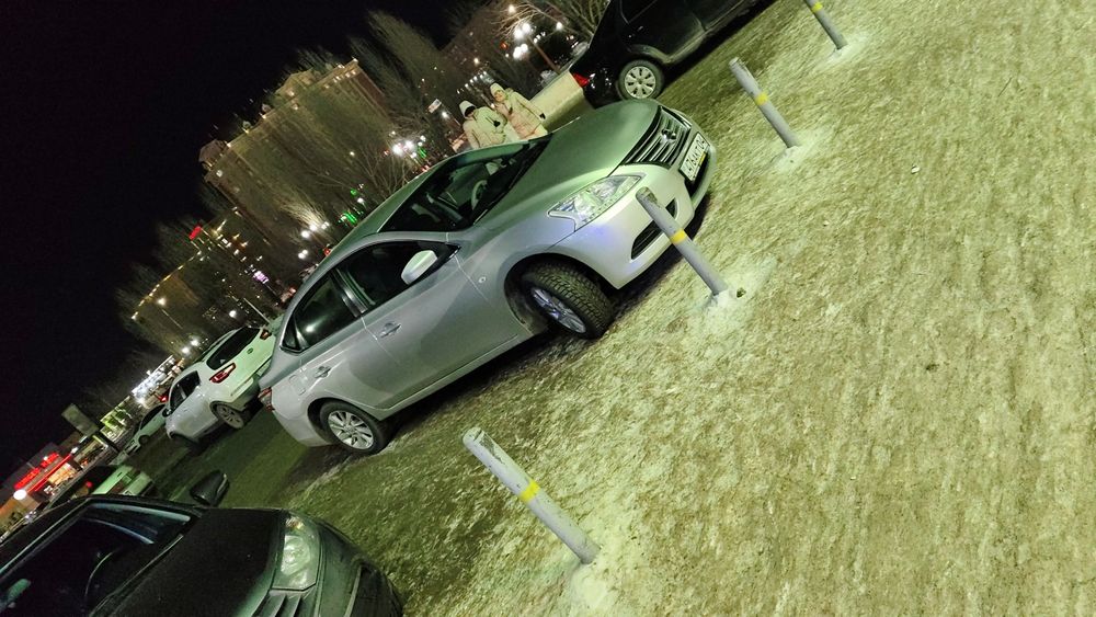 Ниссан автомобиль