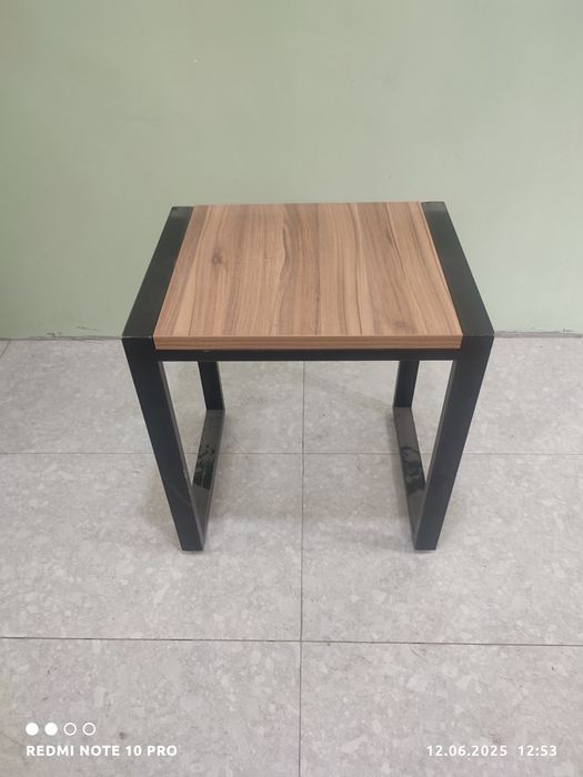 Парты Б.У Стулья новые.