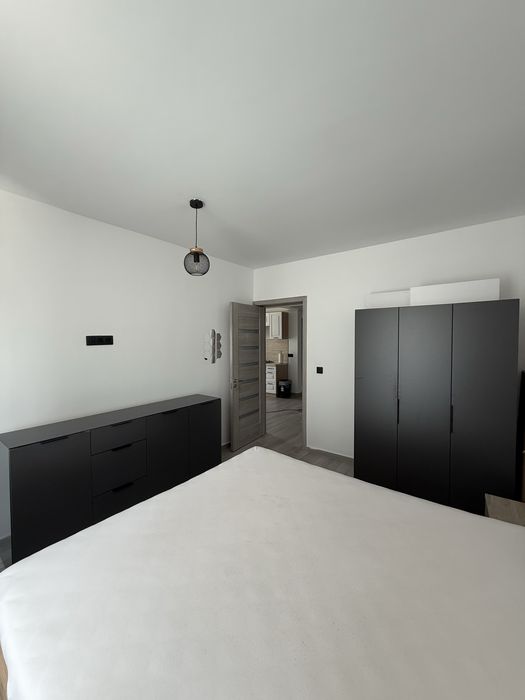Închiriez apartament