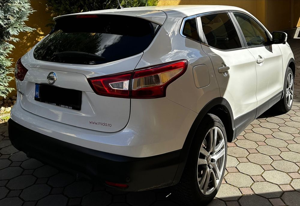 Nissan Qashqai 1.6 dCi 130 CP | Automată Xtronic | N-Connecta | Cameră 360° | 2017