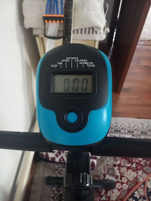 Домашний велотренажёр с датчиком для пульса