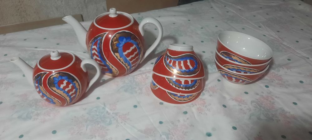 Продаётся чайники и касушки.