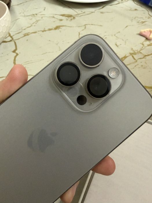 Продам Айфон 15 pro