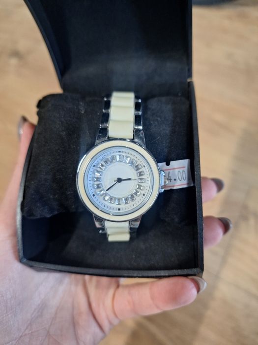 Часовници в кутийка