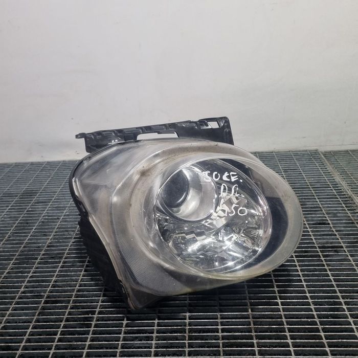 Far Dreapta Nissan Juke 2010 - 2014 SUV 4 Usi (1507) Fara xenon