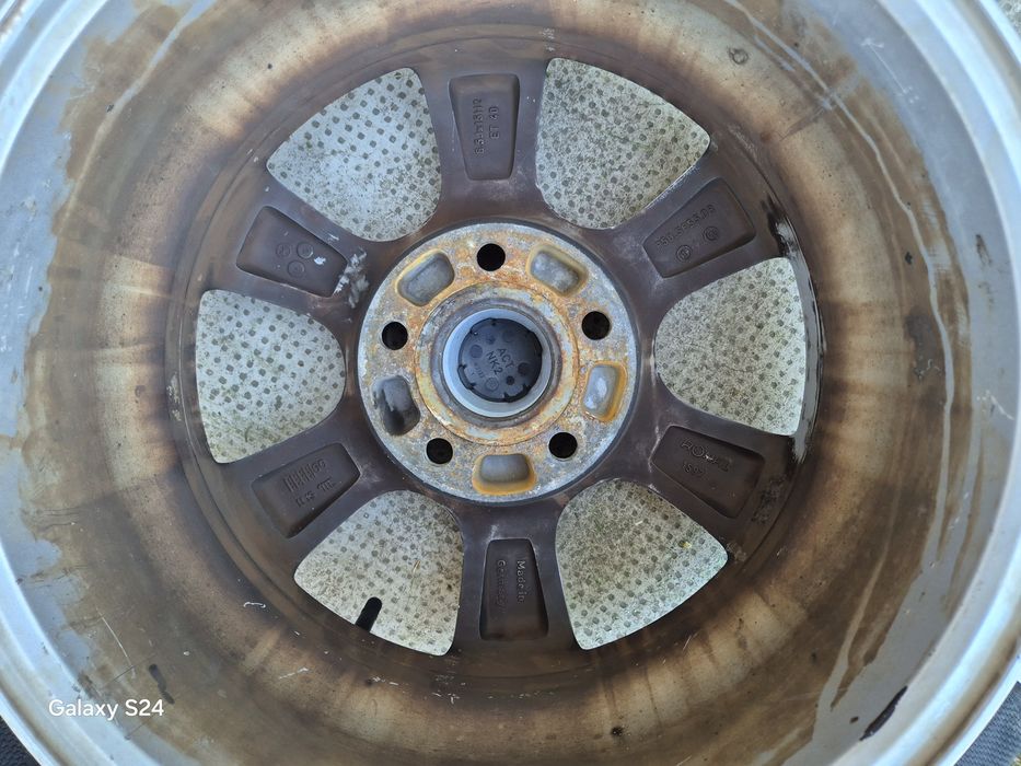 Vand jante 5x114.3 R15