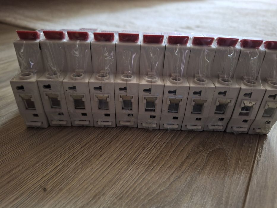 Продам Автоматические выключатели ВА47-63