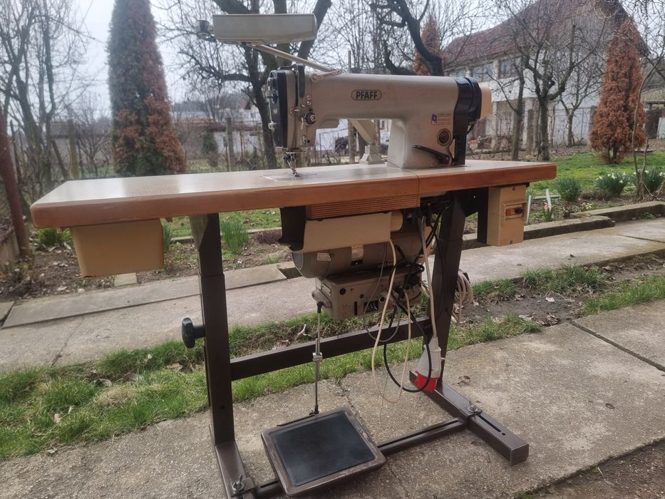 Mașina de cusut PFAFF