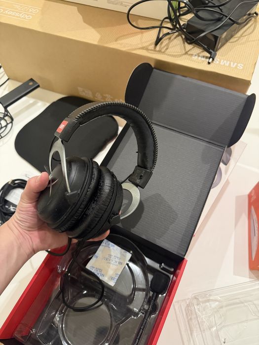 Продам наушники hyperx cloud II