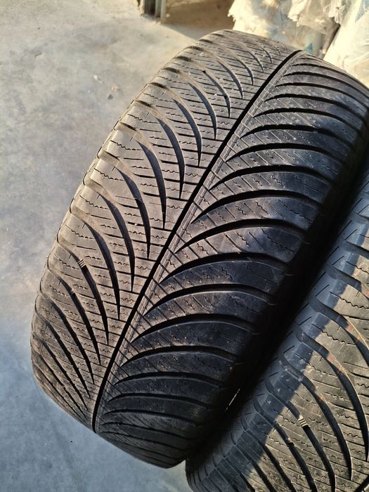 2 Anvelope All season 215 50 r17 Goodyear