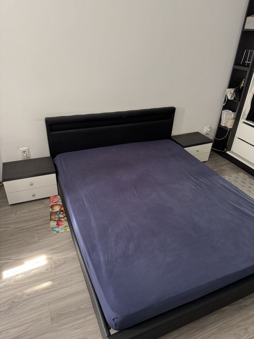 Pat cu saltea si noptiere iluminat LED