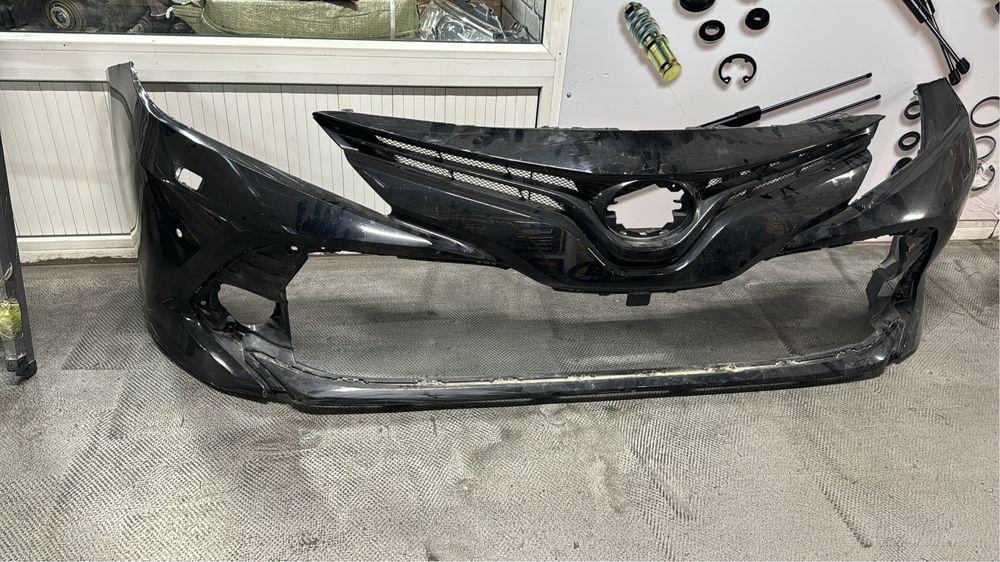 Бампера на Toyota camry 70