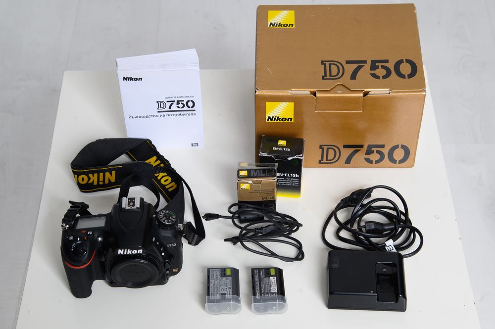 Nikon D750 тяло с три батерии