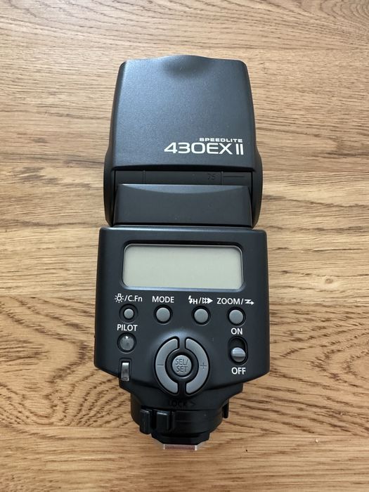 Светкавица Canon Speedlite 430EX II