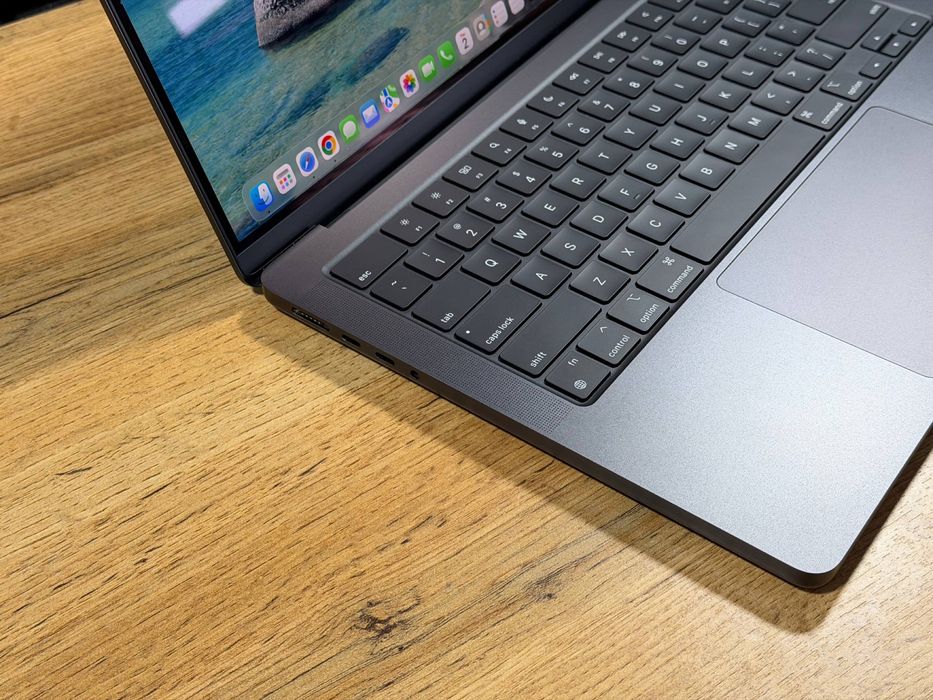 Macbook pro m4 pro 24 1tb 100%