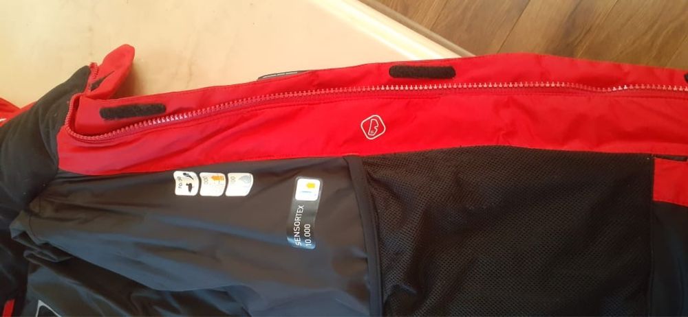 Продам зимнюю куртку