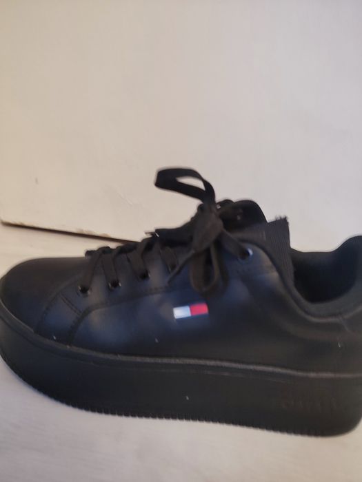 Обувки Tommy Hilfiger 38
