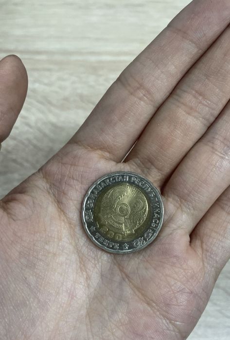 Монеты 200 тг коллекционную