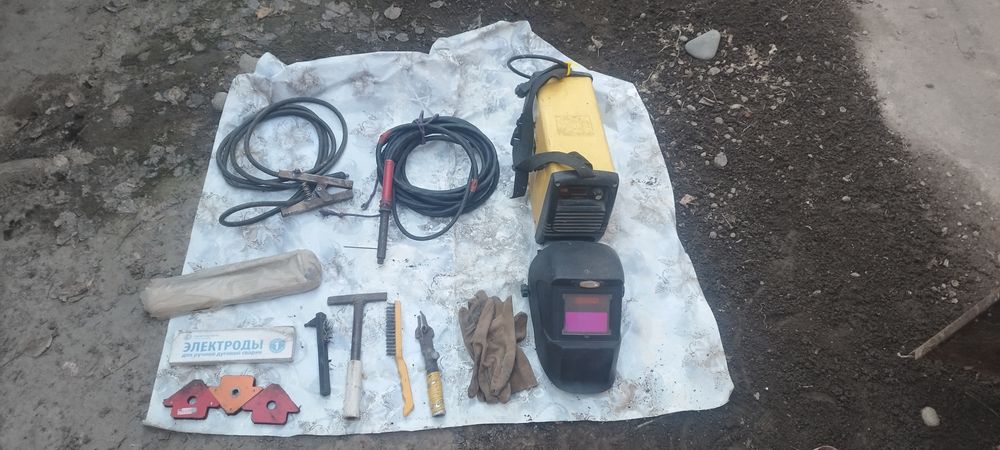 Продам инверторный сварочный аппарат "Pit".