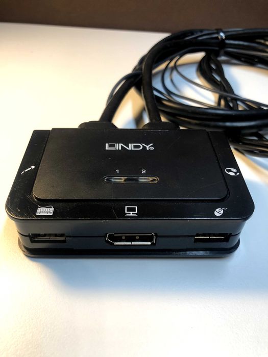 Comutator KVM LINDY, 2 porturi HDMI 2.0, USB 2.0, Negru