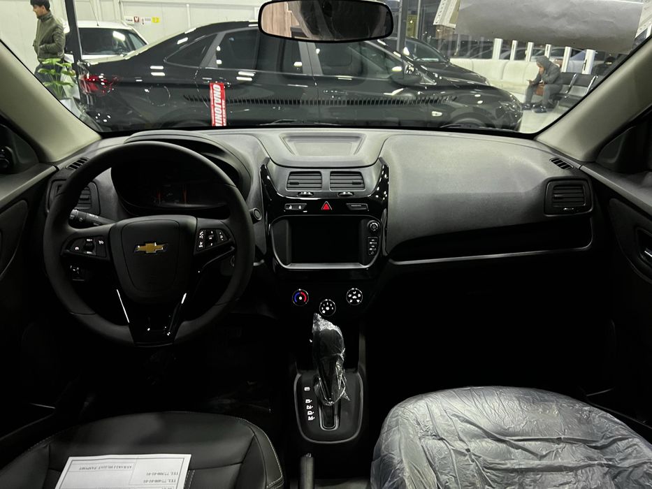 Cobolt mcm midniht oq qora ranglari bor