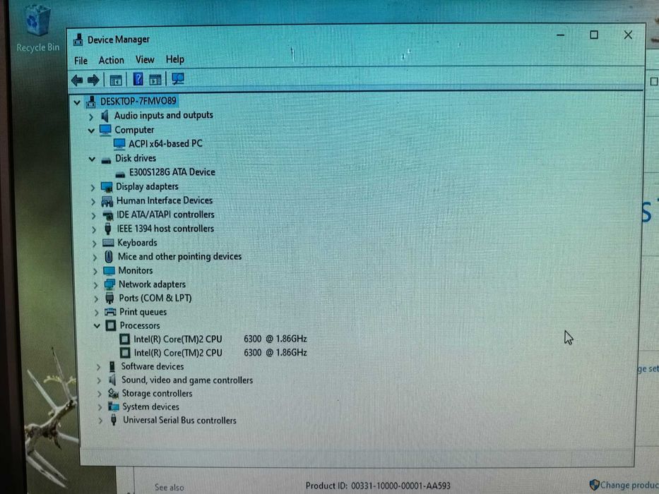 Настолен компютър с монитор