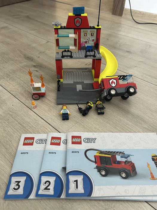 Lego city 60375.